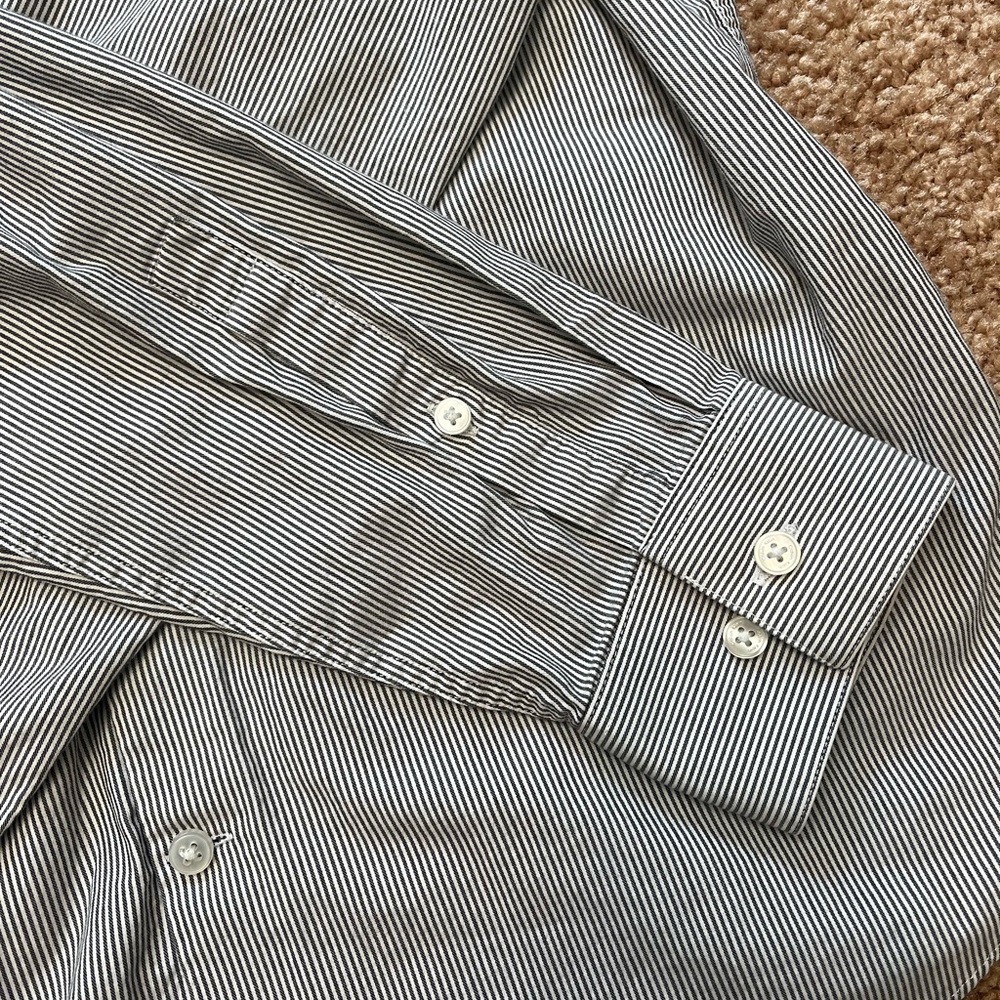 Calvin Klein men’s black and white stripe dress shirt M